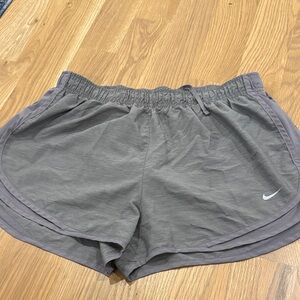Nike Women's Dri-Fit Tempo Shorts XL